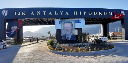 https://medya-cdn.tjk.org/haberftp/2022/Antalya190122n.jpg