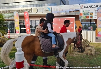 Elazığ 4. Gıda, Tarım ve Hayvancılık, Teknoloji ve Yöresel Ürünler Fuarı'na Pony Club etkinliğimiz ile katıldık