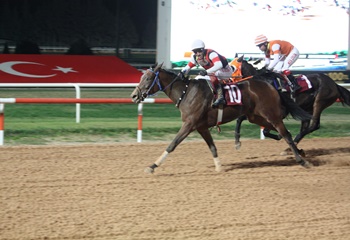 Karataş Belediyesi Koşusu’nu Hearts Path kazandı