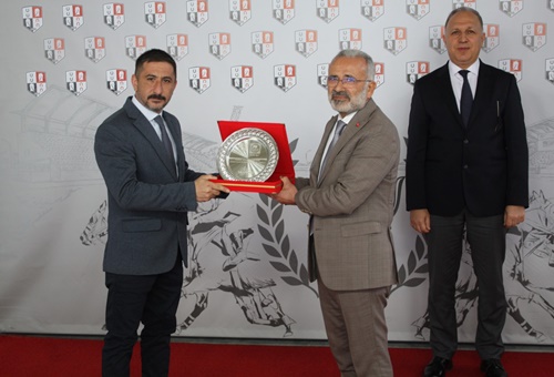 Sarıçam Belediye Başkanlığı Koşusu'nda kazanan Money Well Spent oldu - görsel 3