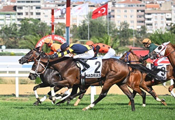 Avrasya Koşusu’nda zafere uzanan Caboose oldu