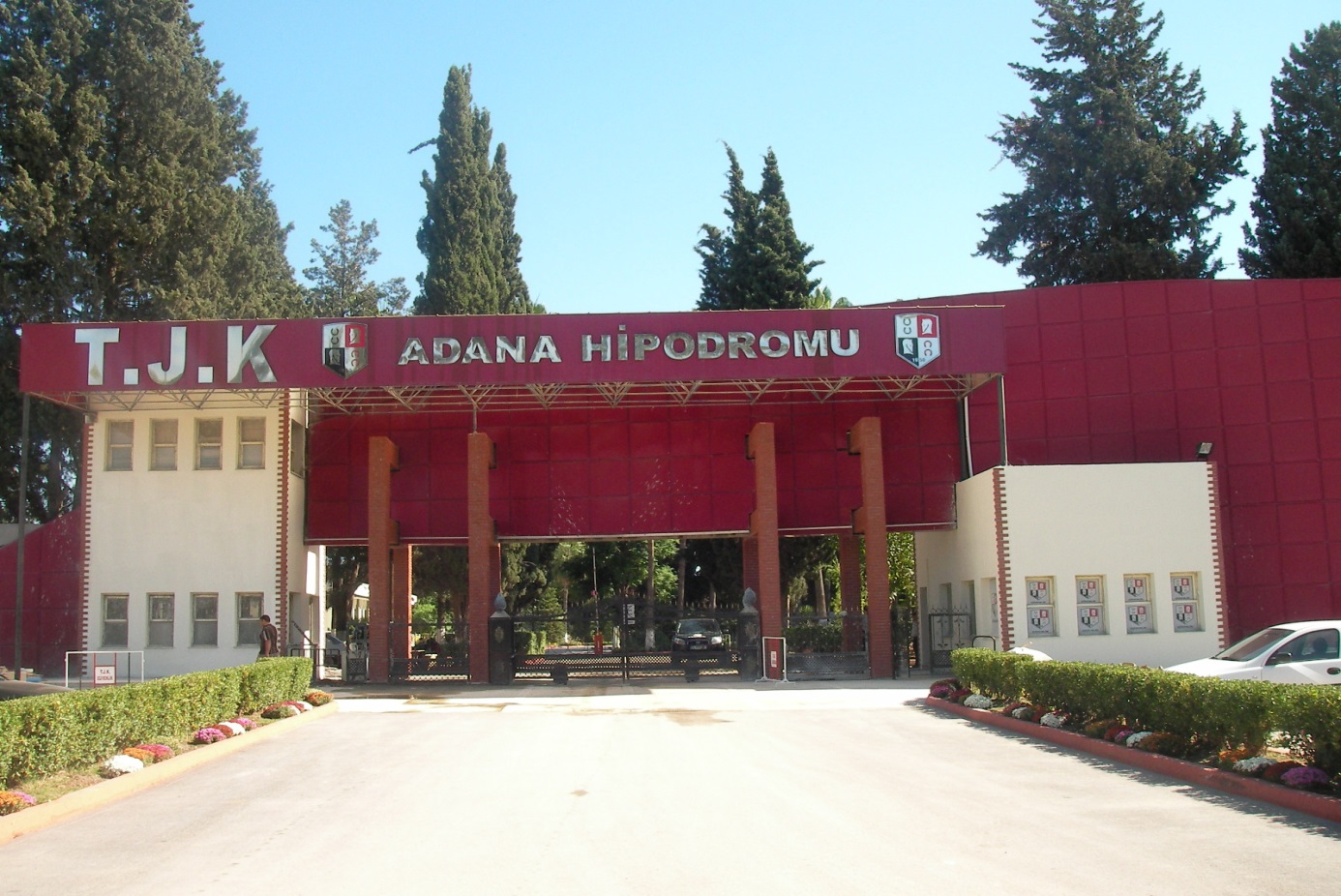 Adana Yeşiloba Hipodromu